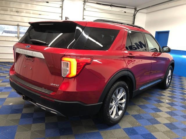 Certified 2021 Ford Explorer XLT w/ Equipment Group 202A image 4