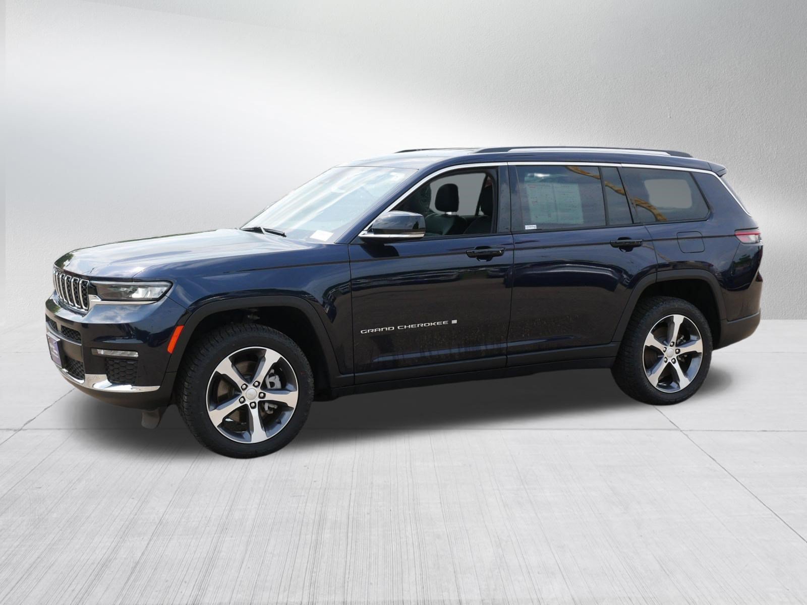 Used 2023 Jeep Grand Cherokee L Limited AWD/4WD image 3