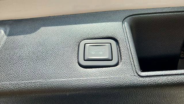 Used 2024 GMC Terrain Denali w/ Denali Premium Package image 34