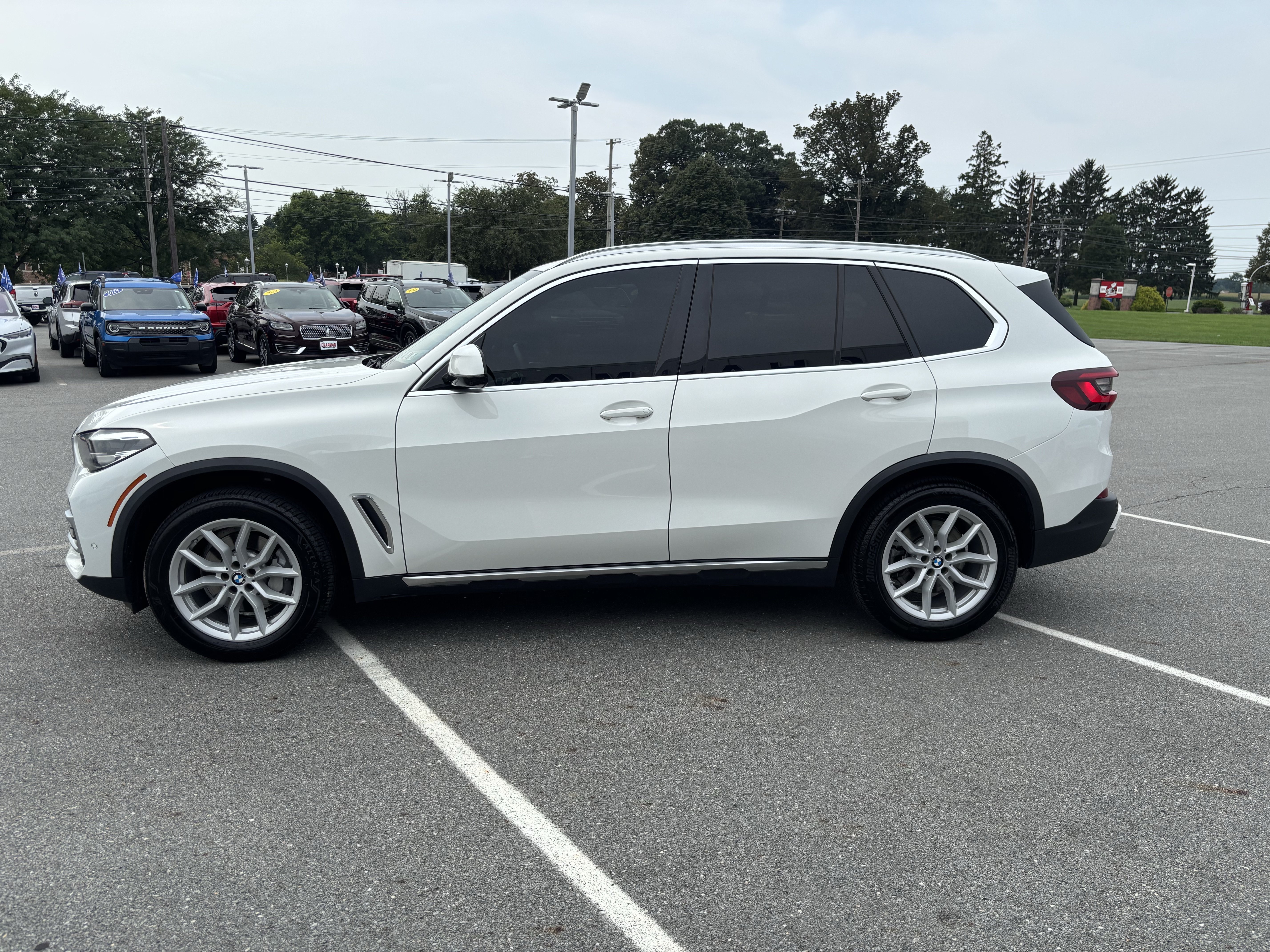 Used 2023 BMW X5 xDrive40i w/ Premium Package AWD/4WD image 4