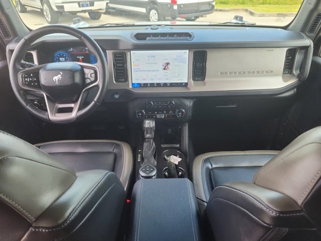 Certified 2025 Ford Bronco Outer Banks w/ Sasquatch Package AWD/4WD image 19
