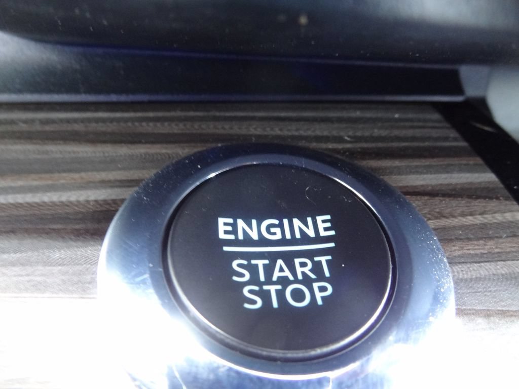 Certified 2022 Ford Explorer Limited w/ Equipment Group 301A AWD/4WD image 24