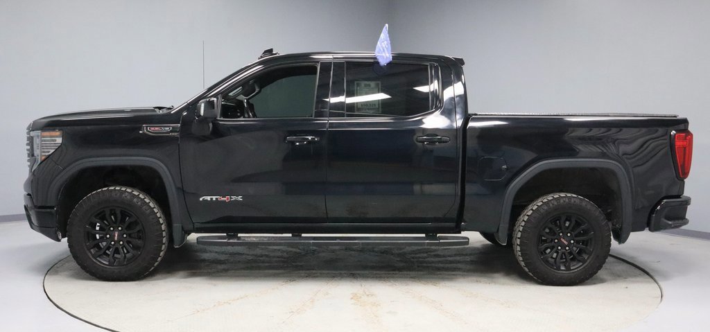 Used 2022 GMC Sierra 1500 AT4X image 2