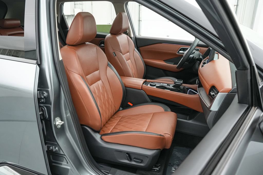 Used 2025 Nissan Rogue Platinum AWD/4WD image 21