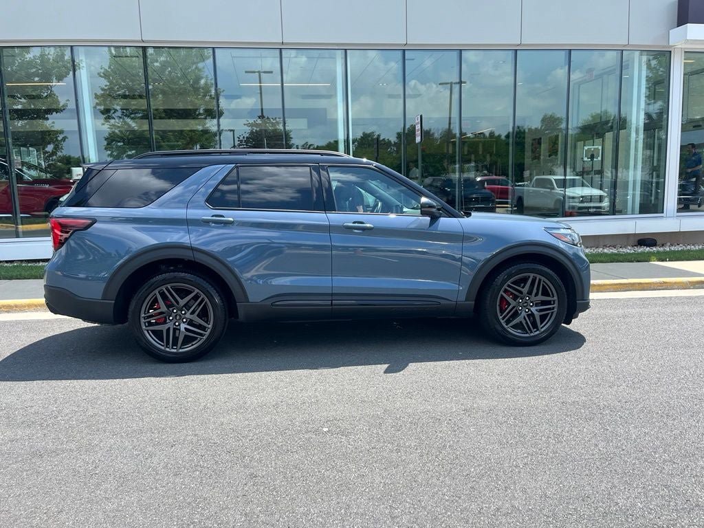 Certified 2025 Ford Explorer ST w/ Sun And Sound Package AWD/4WD image 10