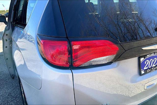 Used 2023 Chrysler Voyager LX image 30