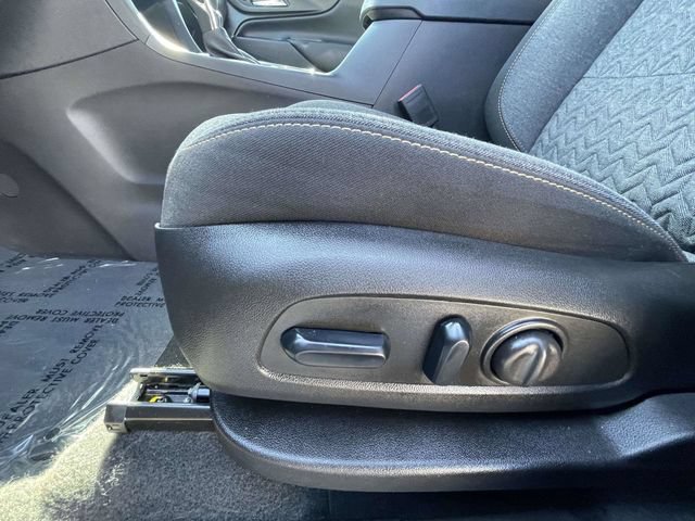 Used 2024 Chevrolet Equinox LT FWD image 16