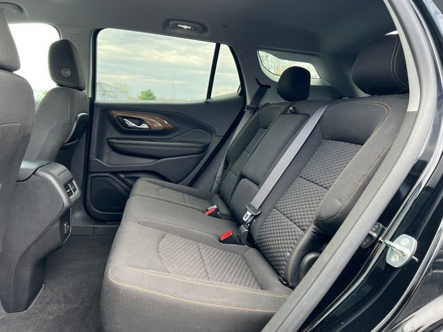 Used 2021 GMC Terrain SLE w/ Driver Convenience Package image 4