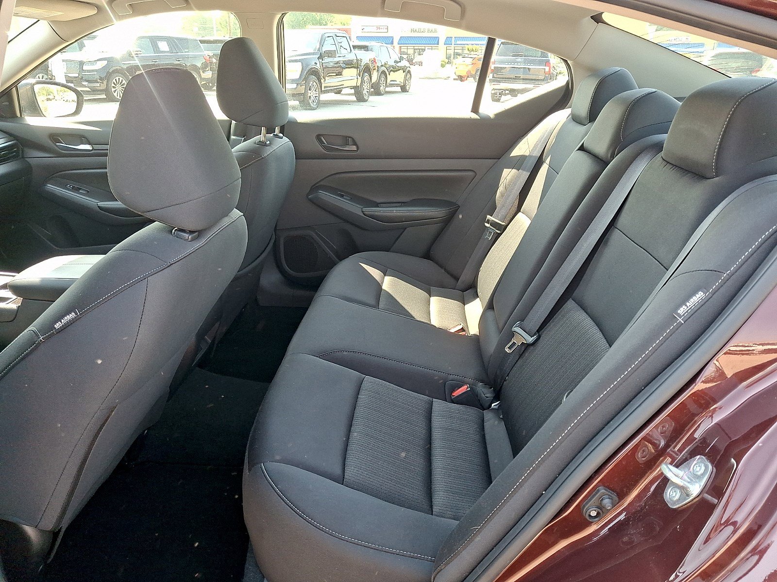 Used 2024 Nissan Altima 2.5 SV FWD image 9