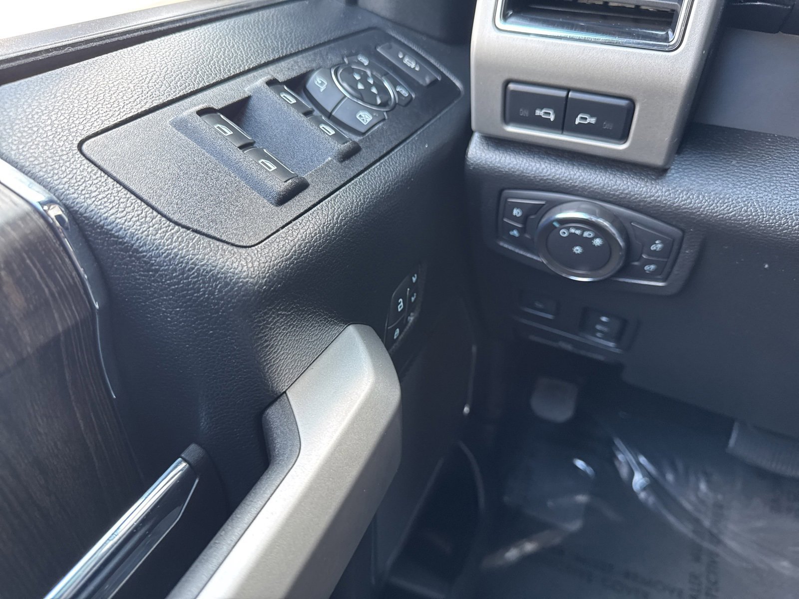 Certified 2021 Ford F250 Lariat image 26