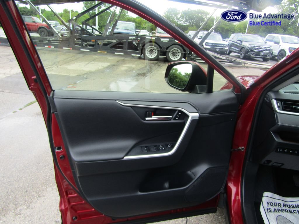 Used 2022 Toyota RAV4 Limited AWD/4WD image 21