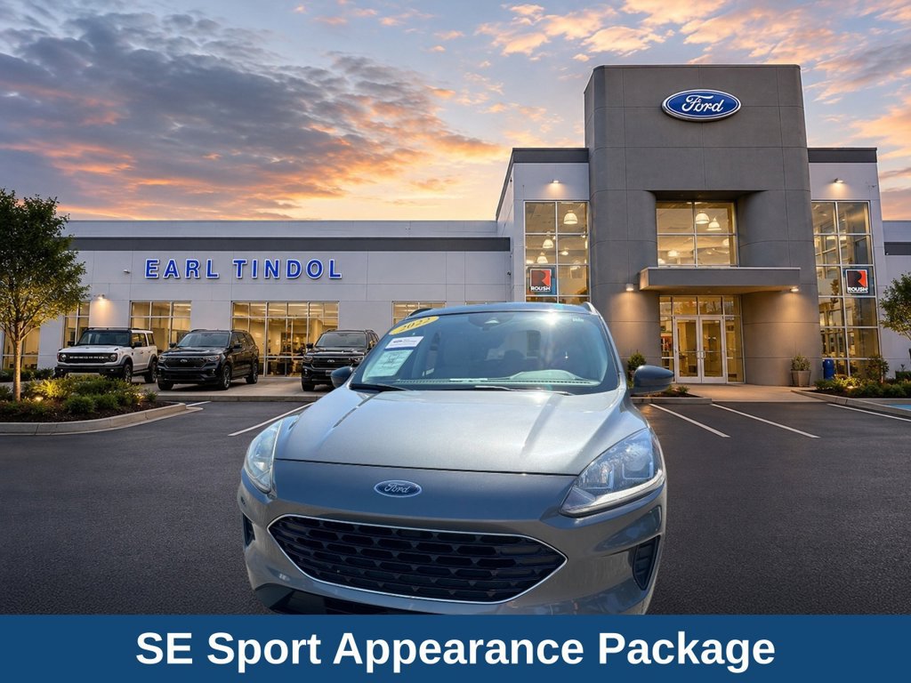 Certified 2022 Ford Escape SE w/ SE Sport Appearance Package FWD image 3