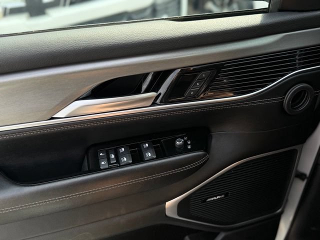 Used 2024 Jeep Wagoneer Series II AWD/4WD image 32