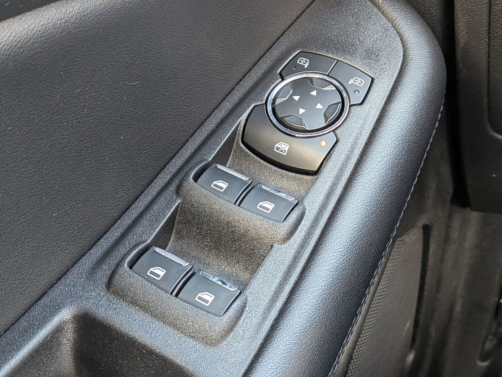 Certified 2024 Ford Edge SEL w/ Convenience Package image 28