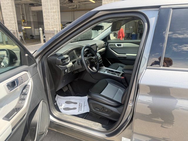 Certified 2022 Ford Explorer XLT w/ Equipment Group 202A AWD/4WD image 23