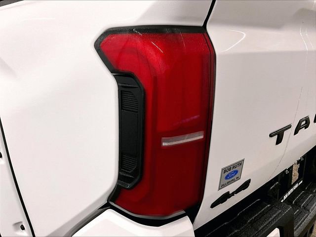 Used 2024 Toyota Tacoma TRD Off-Road w/ TRD Off Road Upgrade Package AWD/4WD image 28