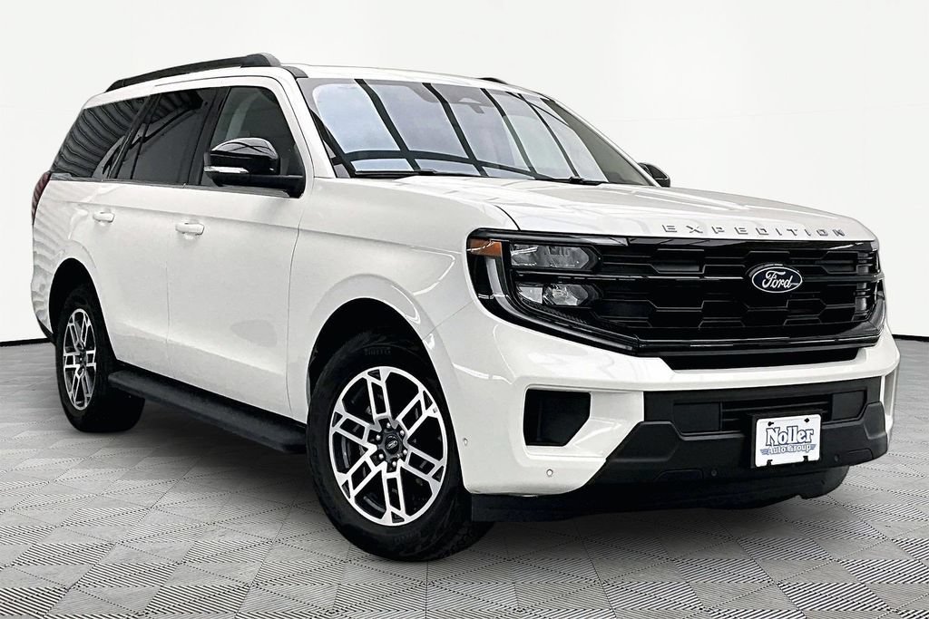 Certified 2025 Ford Expedition Active AWD/4WD image 12