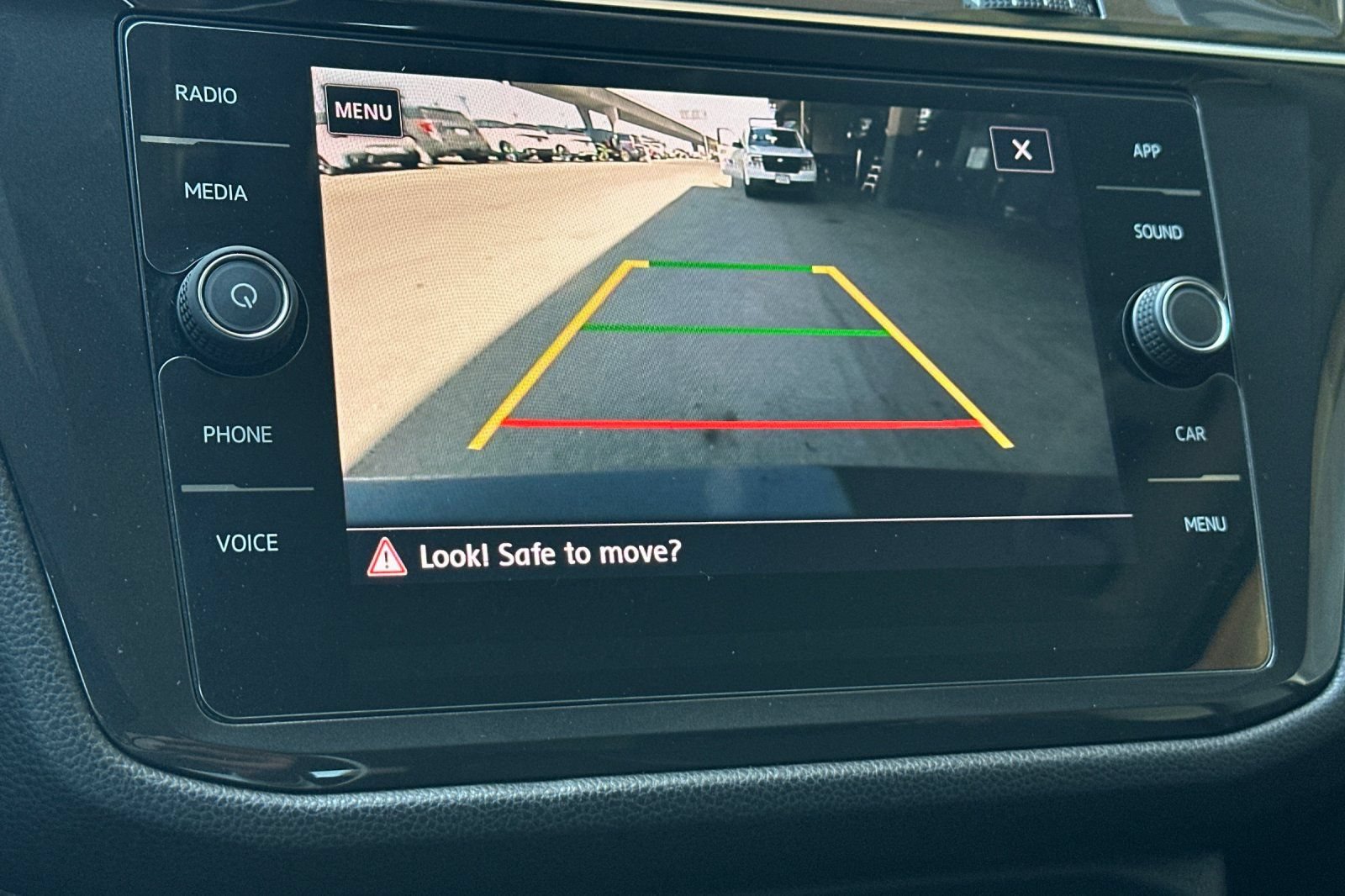 Used 2019 Volkswagen Tiguan SE FWD image 19