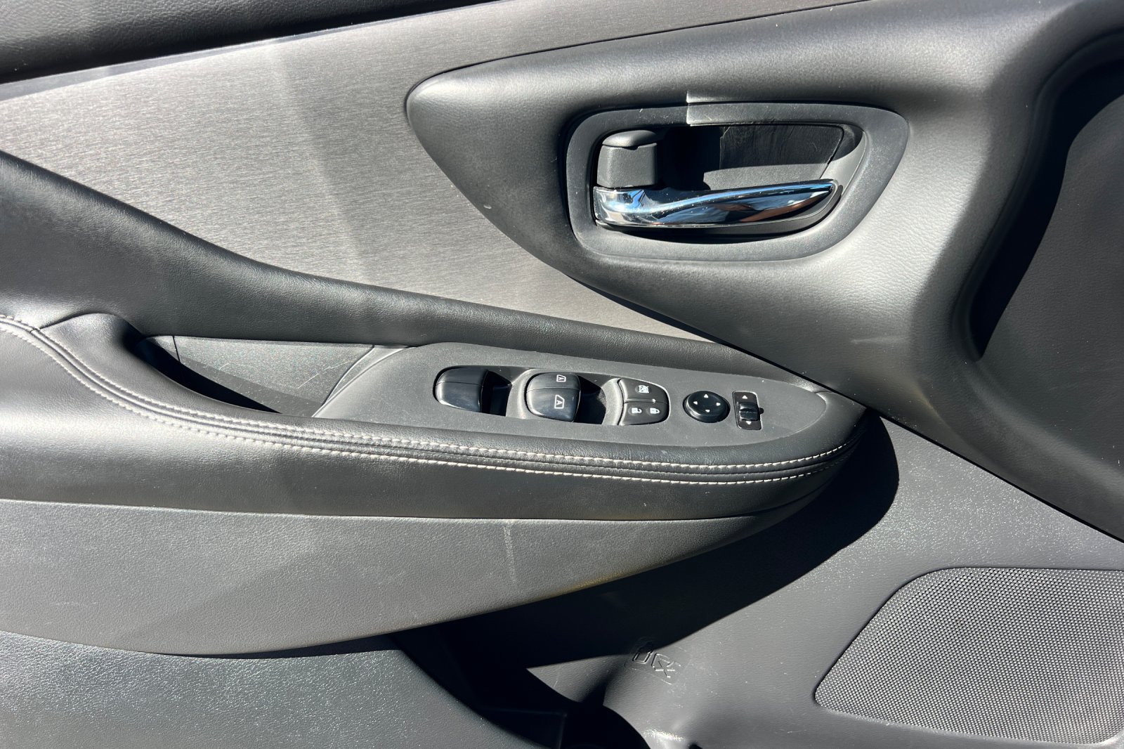 Used 2020 Nissan Murano SV AWD/4WD image 12