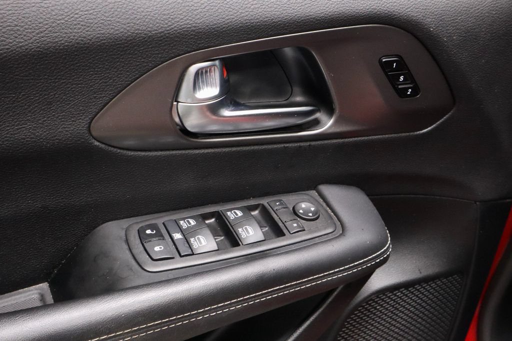 Used 2025 Chrysler Pacifica Select FWD image 22