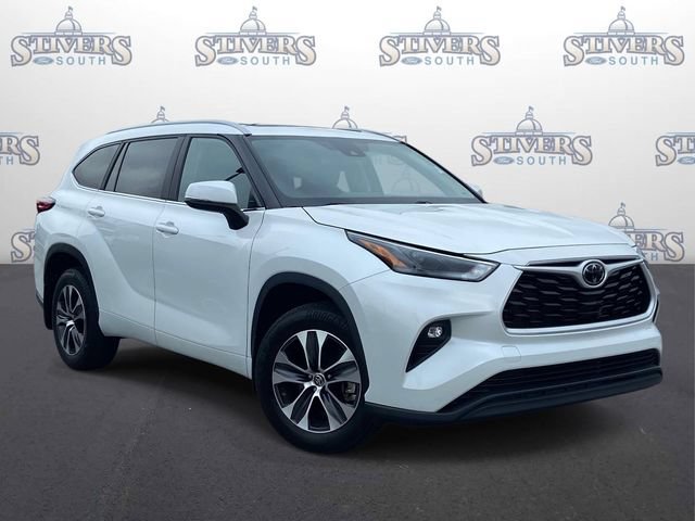 Used 2023 Toyota Highlander XLE