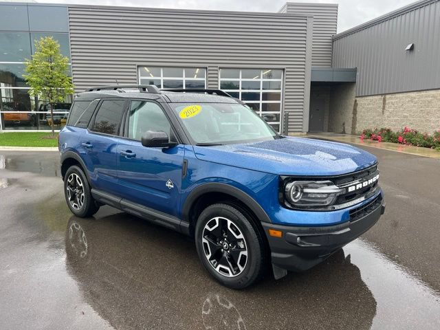 Certified 2023 Ford Bronco Sport Outer Banks w/ Tech Package AWD/4WD image 3