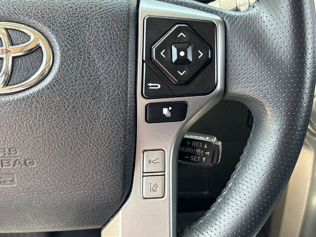 Used 2022 Toyota 4Runner SR5 Premium w/ Moonroof Package AWD/4WD image 21