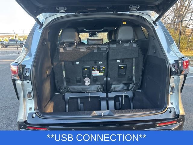 Used 2024 Toyota Sienna XSE w/ XSE Premium Package image 14