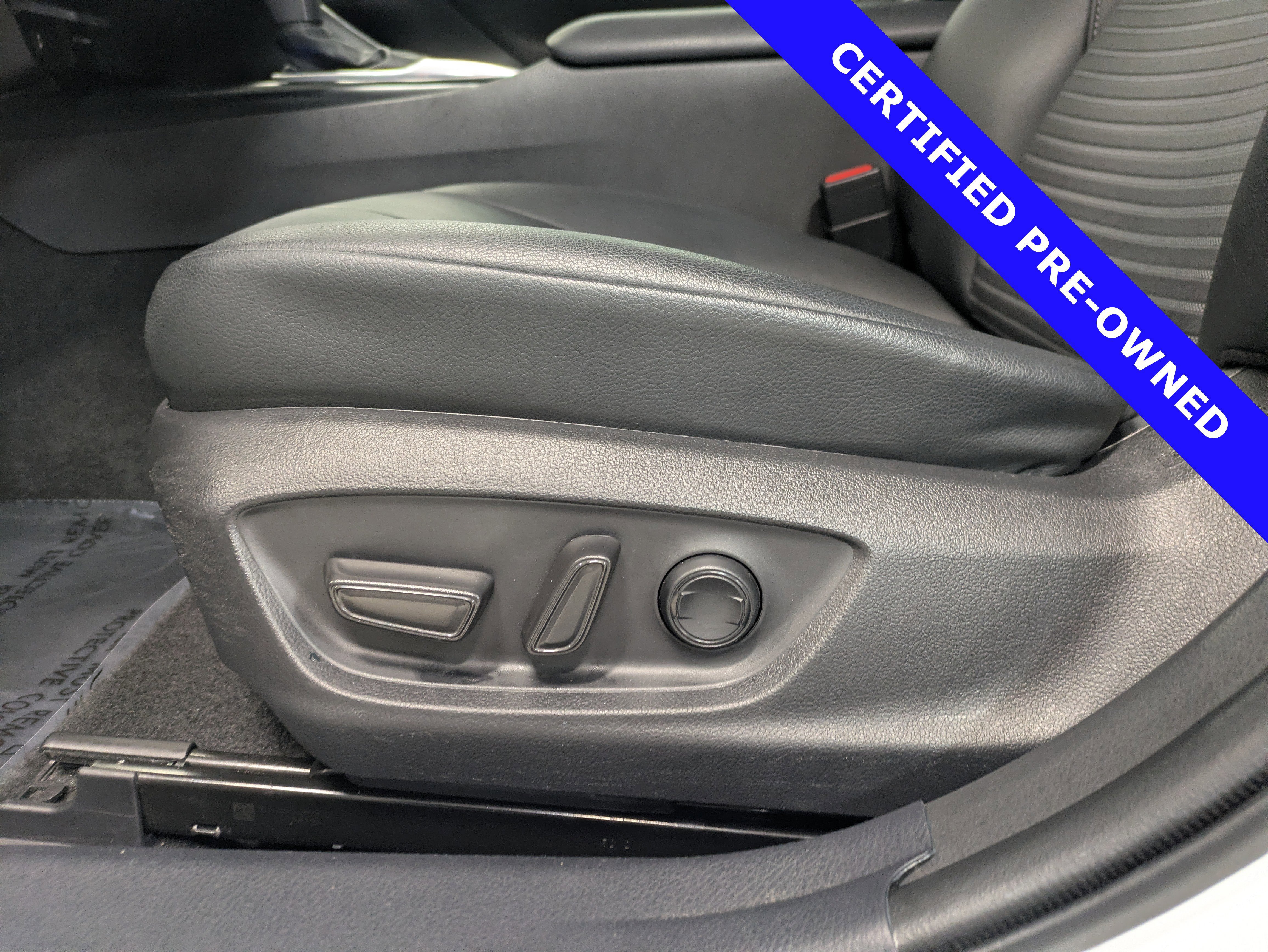 Used 2020 Toyota Camry SE image 25