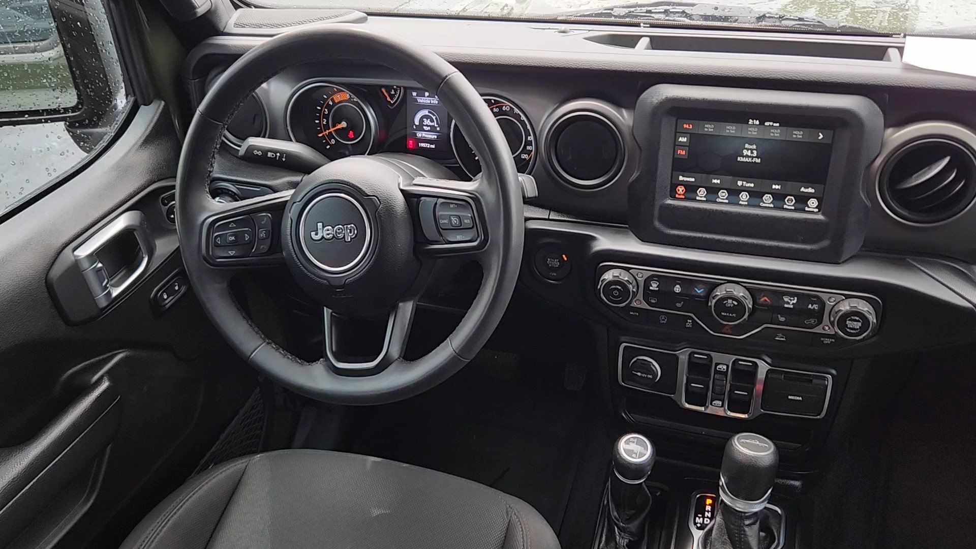 Used 2023 Jeep Gladiator Sport AWD/4WD image 5