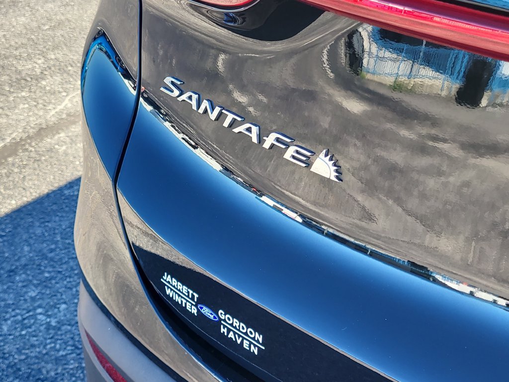 Used 2023 Hyundai Santa Fe SEL w/ Premium Package FWD image 6