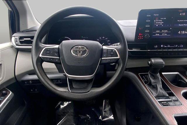 Used 2021 Toyota Sienna LE FWD image 6