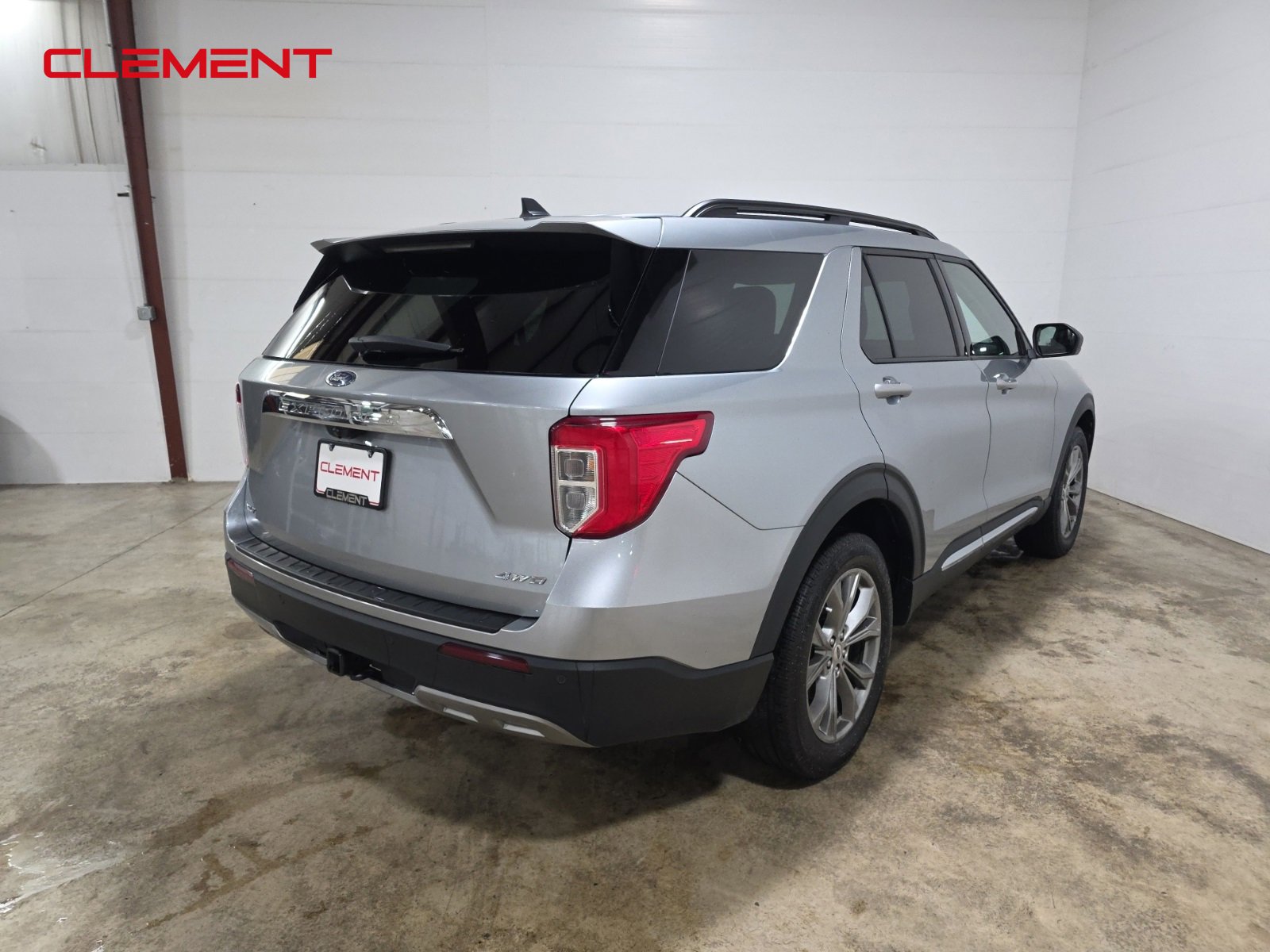 Certified 2022 Ford Explorer XLT w/ Equipment Group 202A image 6