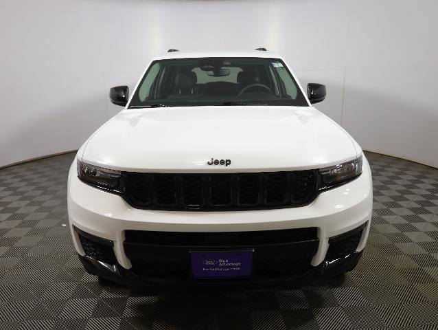Used 2023 Jeep Grand Cherokee L Limited w/ Black Appearance Package AWD/4WD image 4