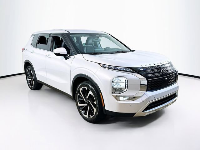 Used 2023 Mitsubishi Outlander SE