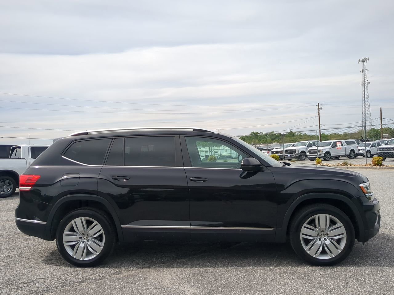 Used 2019 Volkswagen Atlas SEL FWD image 6