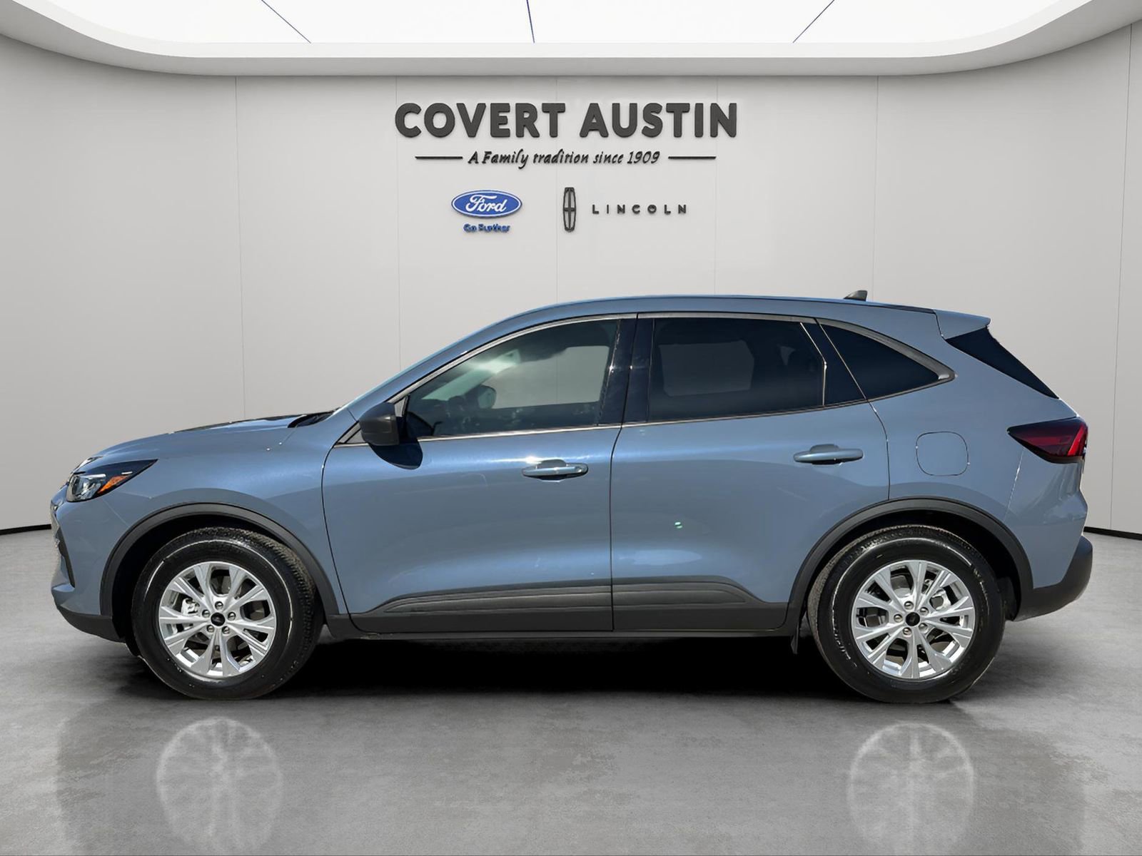 Certified 2025 Ford Escape Active w/ Tech Pack #1 image 2