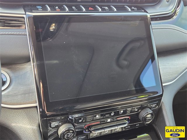 Used 2023 Jeep Grand Cherokee 30th Anniversary image 21