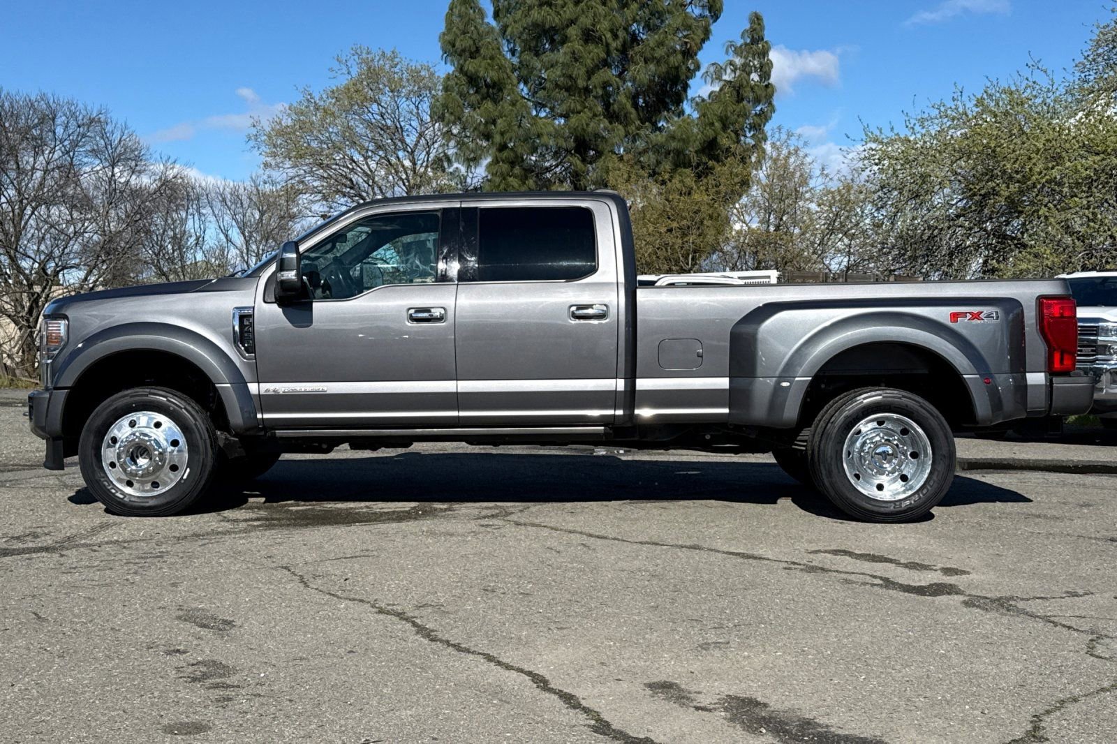Certified 2021 Ford F450 Platinum w/ FX4 Off-Road Package image 2