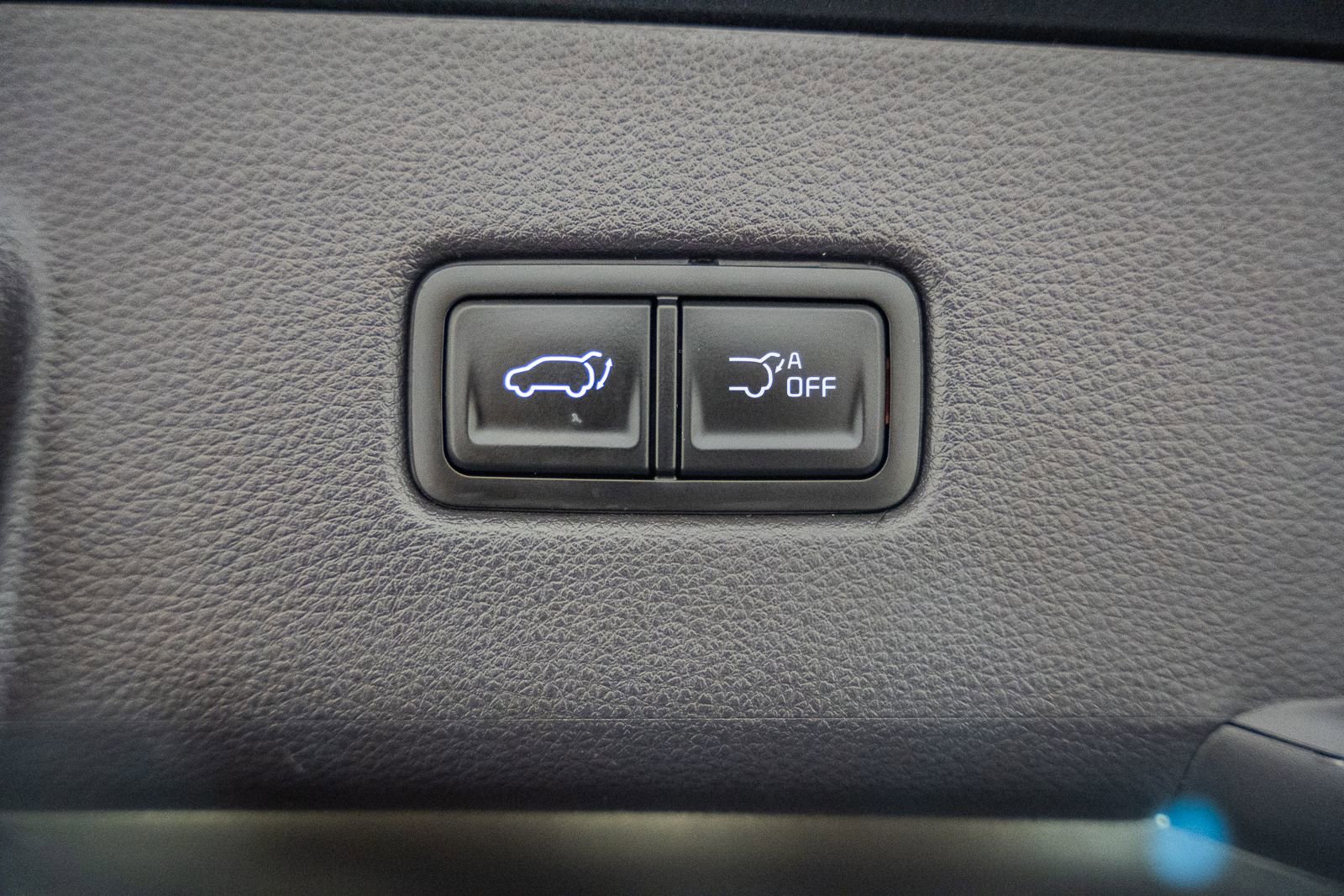 Used 2025 Kia Carnival SX Prestige image 11