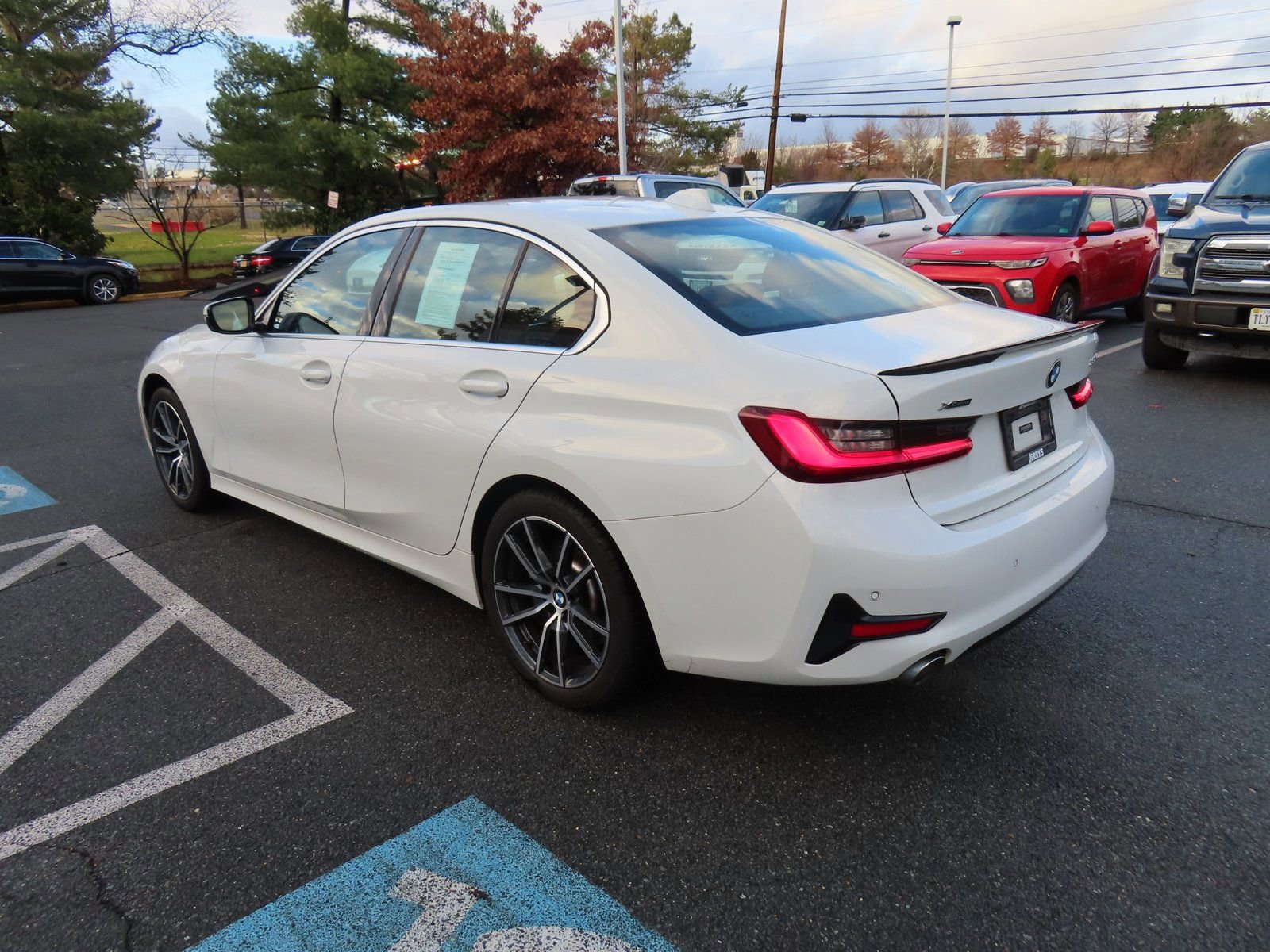 Used 2022 BMW 330i xDrive 330i xDrive w/ Driving Assistance Package image 4