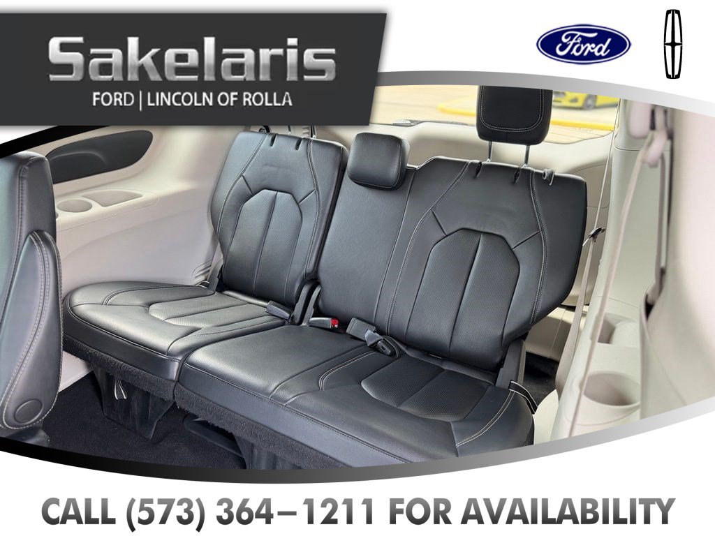 Used 2022 Chrysler Pacifica Touring-L FWD image 44