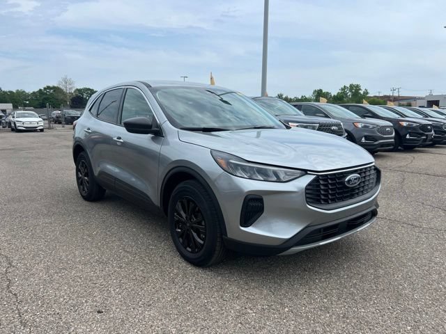 Certified 2024 Ford Escape Active AWD/4WD image 3