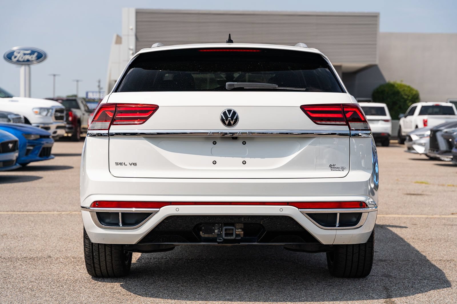 Used 2021 Volkswagen Atlas Cross Sport SEL R-Line FWD image 6