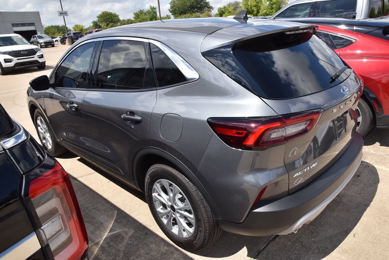 Certified 2023 Ford Escape Active FWD image 9