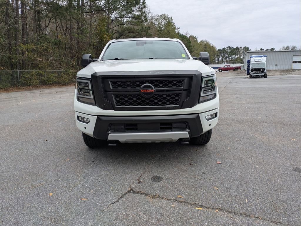 Used 2022 Nissan Titan PRO-4X image 3