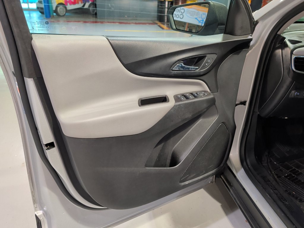 Used 2018 Chevrolet Equinox LS FWD image 15