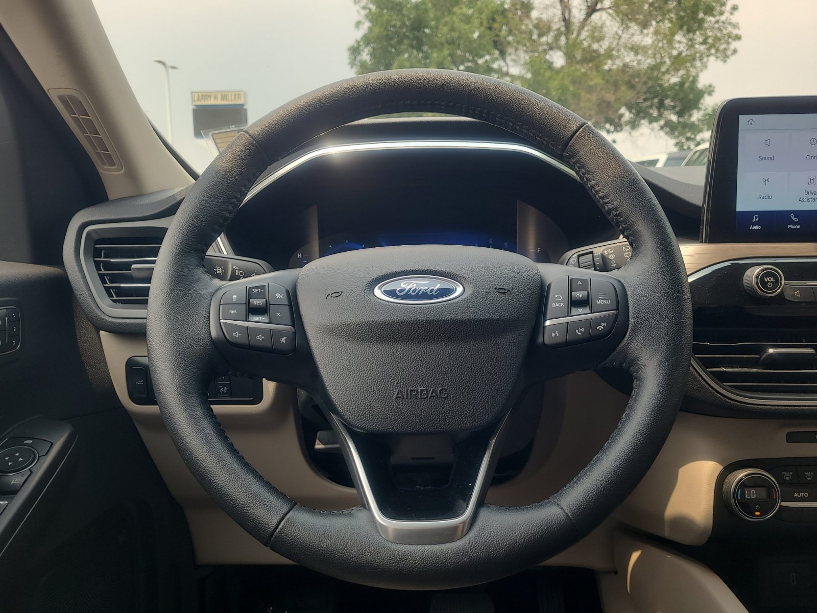Certified 2020 Ford Escape Titanium AWD/4WD image 9