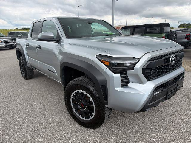 Used 2024 Toyota Tacoma TRD Off-Road AWD/4WD image 3
