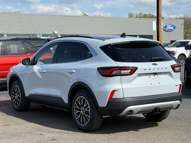 Certified 2026 Ford Escape SE w/ Class II Trailer Tow Package FWD image 47